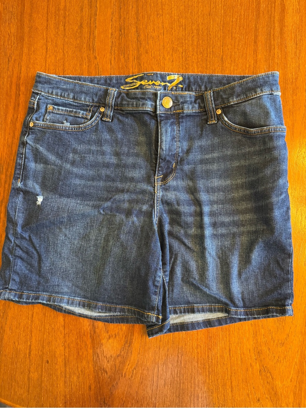 Seven7 Women's Blue Denim Weekend Shorts size 12